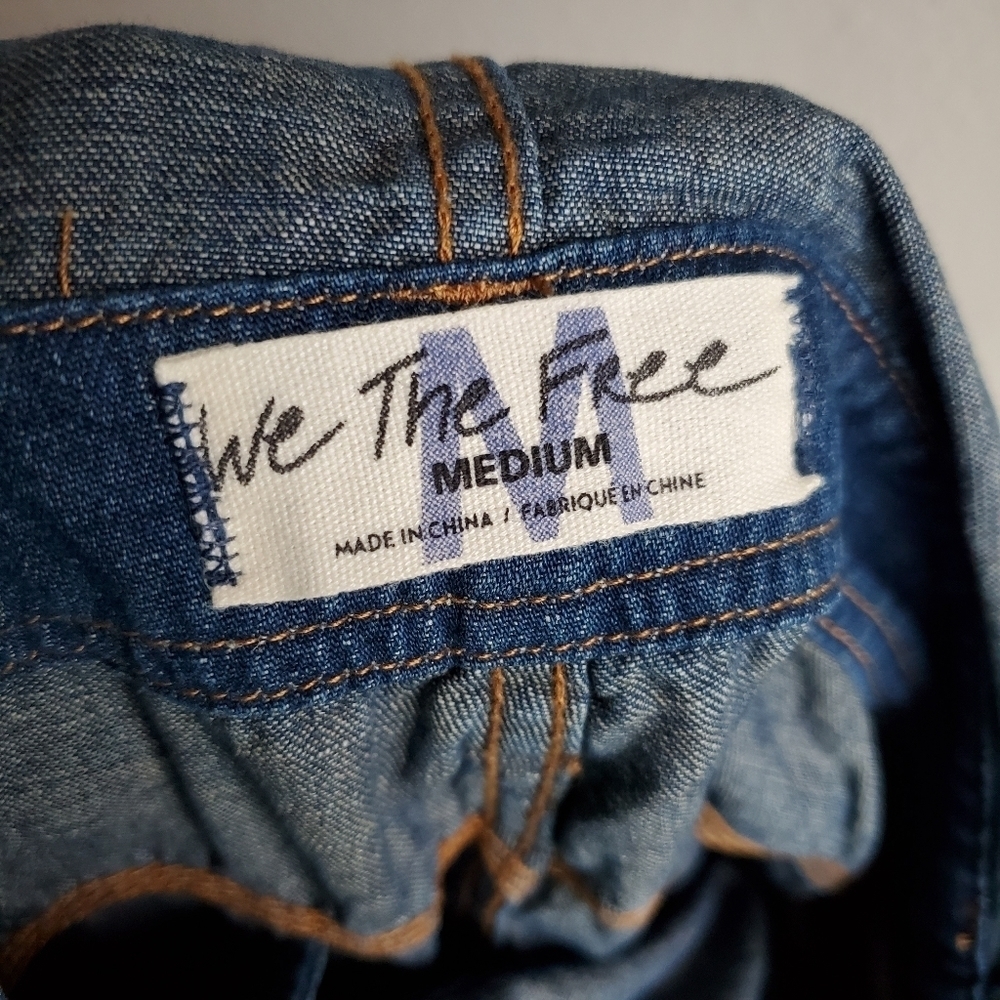 We the Free Carpenter Patched Overalls size M NWT - Picture 6 of 7